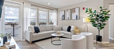 Téléviseur, bureau