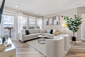 Téléviseur, bureau