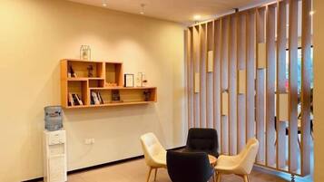 المنشأة من الداخل