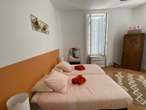 1 bedroom, WiFi, bed sheets - Sun Room (Bazoges-en-Pareds)