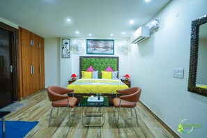 Egyptian cotton sheets, premium bedding, blackout drapes, soundproofing - Lime Tree Hotel Near 32nd Milestone (Gurugram)
