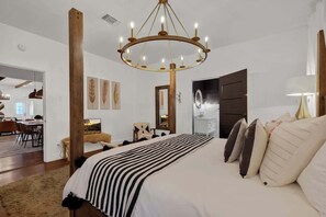 4 makuuhuonetta, silitysrauta/-lauta, ilmainen Wi-Fi, vuodevaatteet