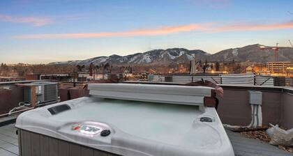 Rooftop Hot tub! Family Friendly! Mountain Views!