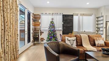 Televisie en een open haard