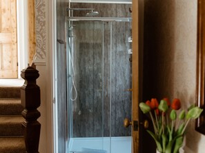 Cottage | Phòng tắm | Buồng tắm vòi sen