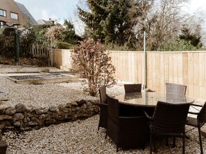 Cottage | Property grounds