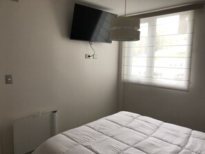 1 chambre, fer et planche à repasser, Wi-Fi gratuit, draps fournis