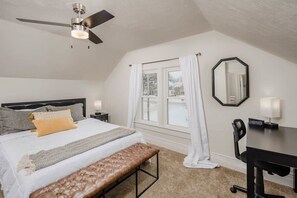 2 habitaciones, escritorio, tabla de planchar con plancha y wifi 