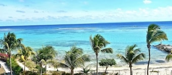 2-bedroom apartment Facing the golf course and next to the sea and marina