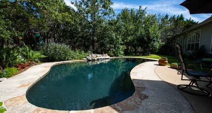 Dripping Springs area Guesthouse Bungalow