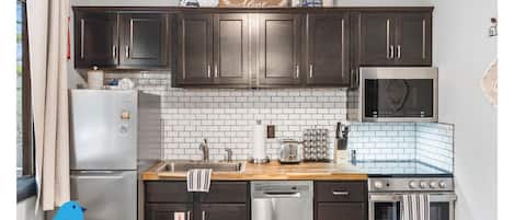 Frigorífic, microones, forn i placa de cuina