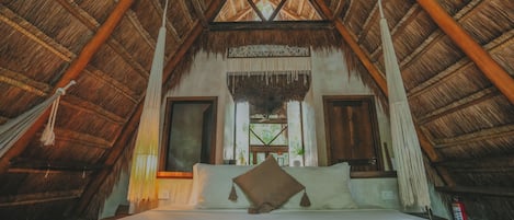 Memory foam-madrasser, gratis wi-fi och sÀngklÀder