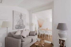 2 bedrooms, premium bedding, iron/ironing board, cots/infant beds - Campo Dei Fiori - Grotte (Rome)