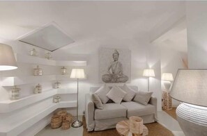 Luxury Apartment | Living area