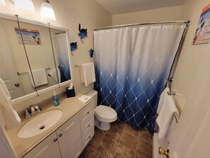 Hårtørrer, håndklæder, Sæbe, Toiletpapir