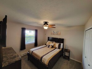 2 habitaciones, tabla de planchar con plancha, wifi y ropa de cama 