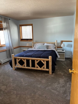 2 habitaciones, tabla de planchar con plancha, wifi y ropa de cama