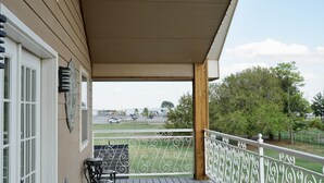 Terrace/patio - Clean and cozy farmhouse (Weatherford)