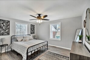 4 bedrooms, desk, iron/ironing board, travel cot