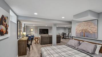 4 bedrooms, desk, iron/ironing board, travel cot