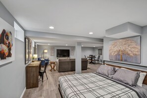 4 bedrooms, desk, iron/ironing board, travel cot