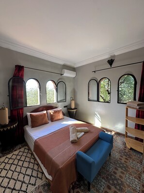 2 bedrooms, iron/ironing board, travel crib, free WiFi