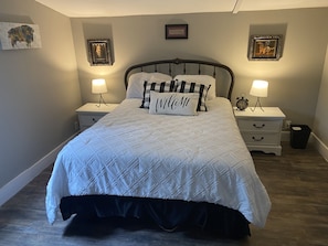 2 bedrooms, desk, free WiFi, bed sheets - Rustic cabin on 80 acres with access to hiking and ATV trails. (Potosi)