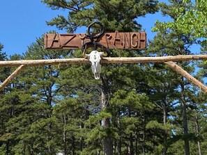 Exterior - Rustic cabin on 80 acres with access to hiking and ATV trails. (Potosi)