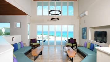 Villa, 4 slaapkamers | Woonruimte | Smart-tv