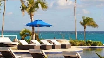 Villa, 4 Bedrooms | Property grounds