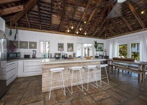 House, 3 Bedrooms | Private kitchen | Fridge, oven, coffee/tea maker, toaster