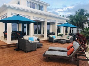 House, 6 Bedrooms | Terrace/patio