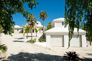 House, 6 Bedrooms | Exterior