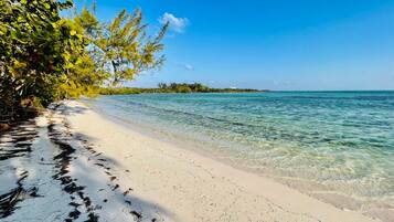 House, 3 Bedrooms | Beach | On the beach