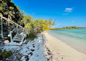 House, 3 Bedrooms | Beach