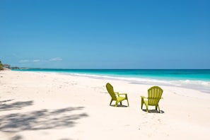 House, 3 Bedrooms | Beach | On the beach