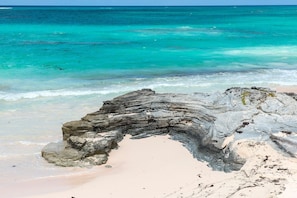 House, 3 Bedrooms | Beach | On the beach
