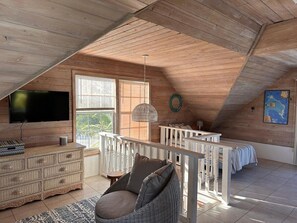 Cottage, 2 Bedrooms | Living area