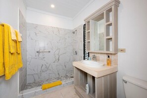 Bathroom - Provender 5 Bedroom Home (Savannah Sound)