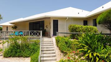 House, 5 Bedrooms | Exterior