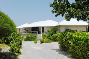 House, 5 Bedrooms | Exterior