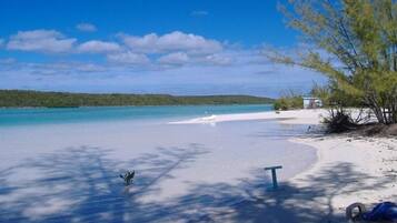 House, 5 Bedrooms | Beach | On the beach