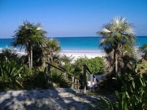 House, 5 Bedrooms | Beach