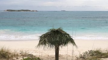 House, 4 Bedrooms | Beach | On the beach