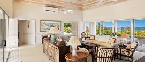 House, 4 Bedrooms | Living area