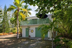 Exterior - Poponi Cottage 1 Bedroom Cottage (North Palmetto Point)