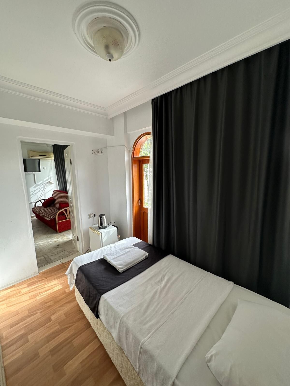 Premium bedding, WiFi (free), bed sheets
