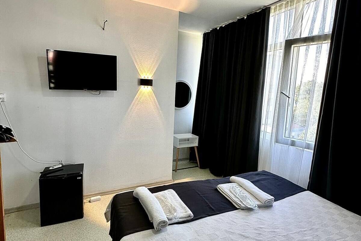 Premium bedding, free WiFi, bed sheets