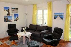 Smart TV, DVD player, books, music library - Apartment Seestern Prerow/parking lot, 2 bicycles, bed linen/towels incl. (Prerow)