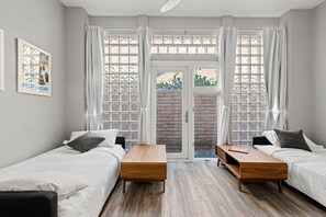 3 室のベッドルーム、アイロン / アイロン台、WiFi (無料)、ベッドシーツ